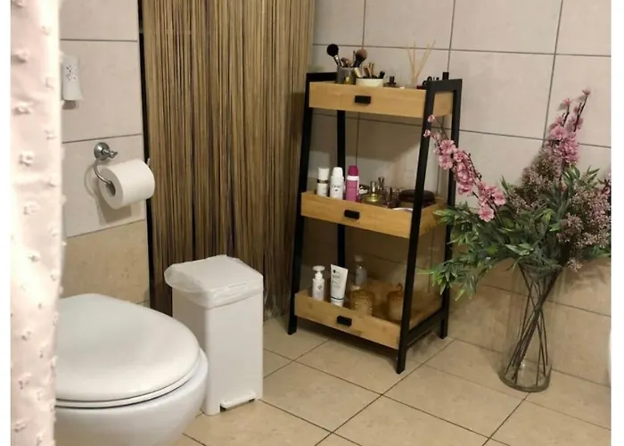 Rosemary Modern House In The Center 아파트